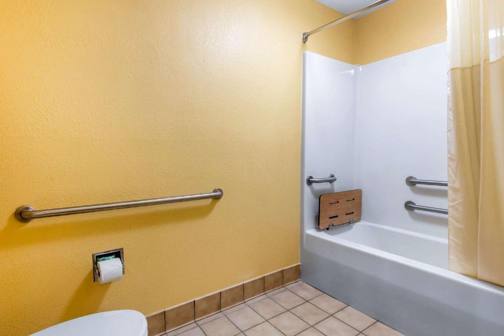 Quality Inn & Suites Montgomery East Carmichael Rd Image 11
