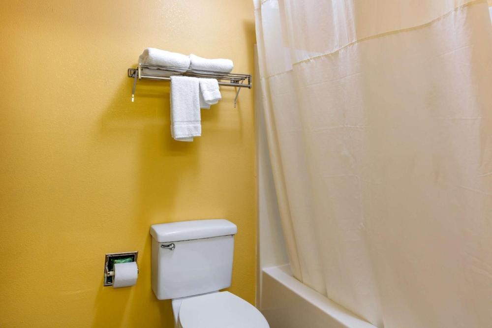 Quality Inn & Suites Montgomery East Carmichael Rd Image 21
