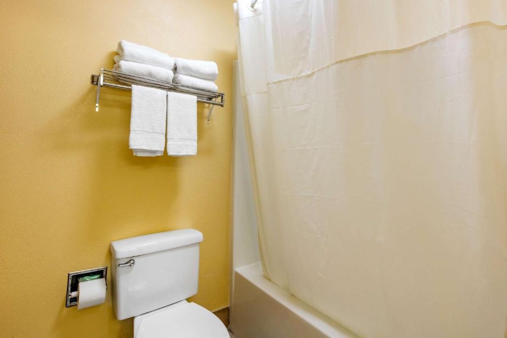 Quality Inn & Suites Montgomery East Carmichael Rd Image 25